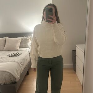 & OTHER STORIES CROP WHITE SWEATER 💘